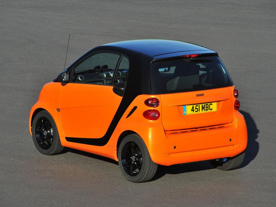  Smart ForTwo Edition Nightorange Coupe (C451) 2011 года  (UK) (фото 3 из 8)